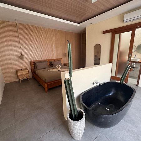 Kiki Village Bathtub Canggu  Bagian luar foto