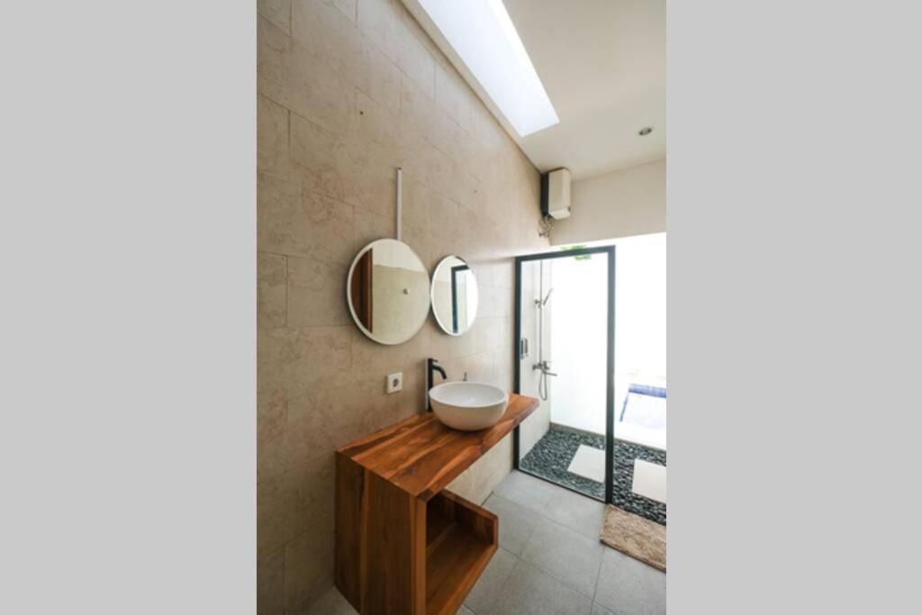 Kiki Village Bathtub Canggu  Bagian luar foto
