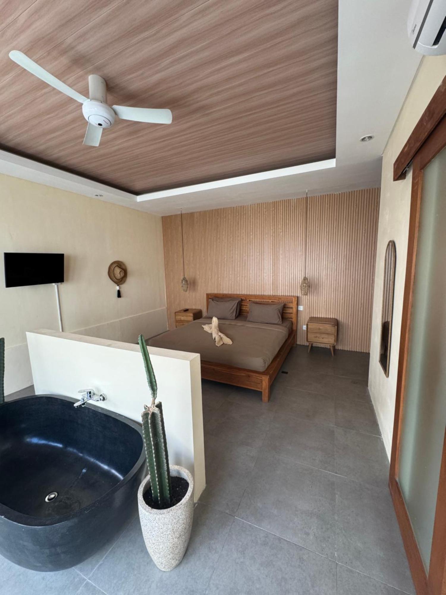 Kiki Village Bathtub Canggu  Bagian luar foto
