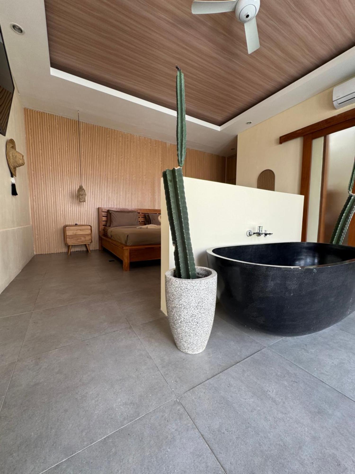 Kiki Village Bathtub Canggu  Bagian luar foto
